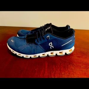 On Cloud running shoes Midnight/Ocean. Men sz 10